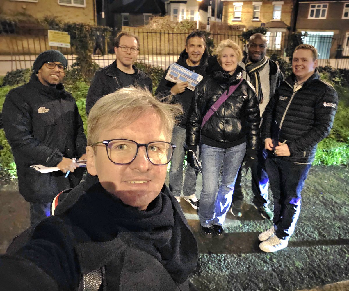 Brilliant reception on the doorstep in Waddon tonight

My neighbours can see the progress — and they’re backing the work we’re doing! 

Proud to keep working hard for Waddon 💙