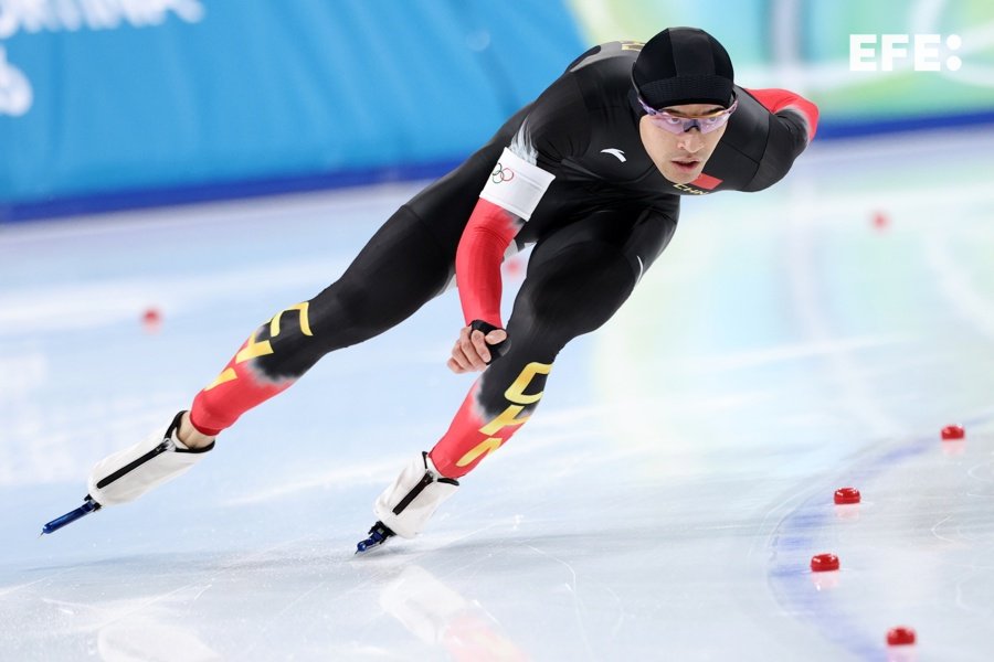 🥇⛸️ Zhongyan Ning, oro y récord olímpico en los 1.500 metros de velocidad.

🇨🇳 El patinador chino, de 26 años, superó la marca (1:41.98) que en Pekín 2022 rubricó el neerlandés Kjeld Nuis, bronce en el hielo milanés.

#MilanoCortina2026