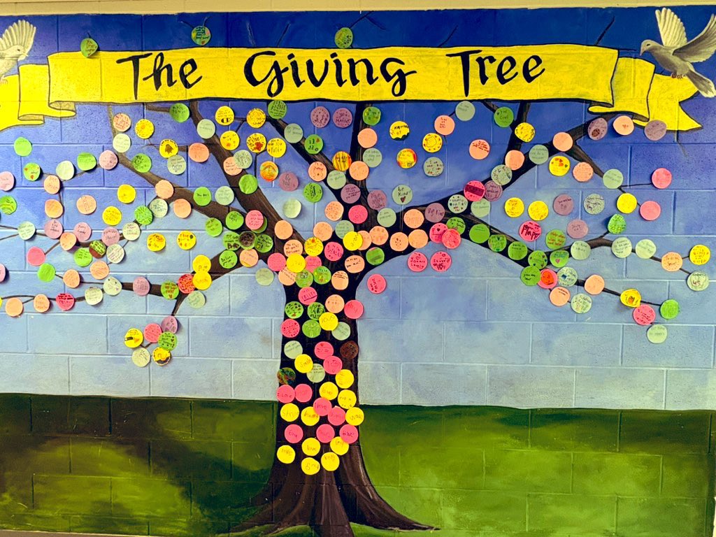 StJeromeOCSB's tweet photo. Today our ๐ฆs definitely sprinkled kindness like confettiโฅ๏ธ๐ฉต๐๐ฉท๐๐ Love walking past all these beautiful quotes, messages, and affirmations๐ #JerPride #ocsbKindness #ocsbBeWell #ocsbBeCommunity #KindnessWeek https://t.co/vGFg6UCpoh
