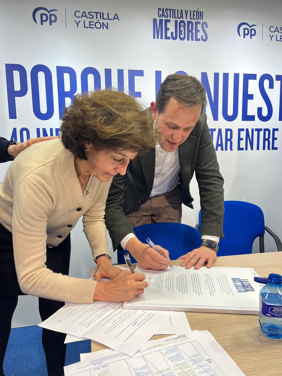 PPValladolid's tweet photo. 📝 Hoy firmamos la Carta más Justa.

🤝 Un paso firme por una financiación autonómica
⚖️ Justa
🤲 Equitativa
💛 Solidaria

🏛️ En defensa de la igualdad de derechos
👩‍⚕️👨‍🏫 Y de unos servicios públicos de calidad

📍 Para todos los ciudadanos, vivan donde vivan https://t.co/gIeXbpg0tw