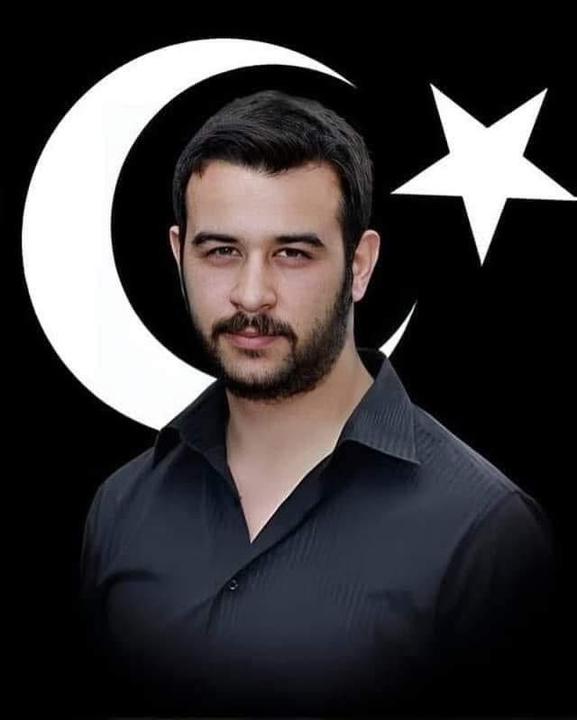İzmir Ege Üniversitesi'nde eğitimine devam ederken Pkk'lı teröristlerin kalleş saldırısı sonucunda Şehit olan dava arkadaşımız #FıratYılmazÇakıroğlu'nu rahmet, minnet ve dualarla anıyoruz.