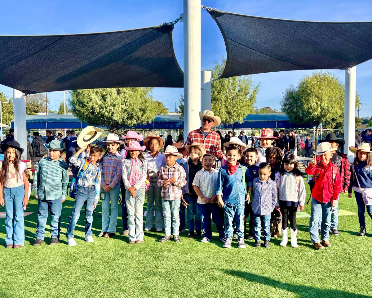 King-Chavez Neighborhood of Schools tweet media