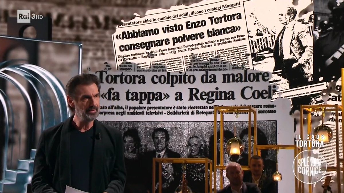 SplendiCornice's tweet image. #FabrizioGifuni è #EnzoTortora nella serie #Portobello. Una persona, un personaggio che ha studiato con grande passione e intensità #SplendidaCornice