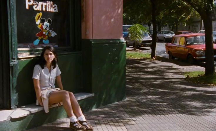 literlandweb1's tweet photo. "Solo recuerdas lo que quieres recordar. Solo sabes lo que tu corazón te permite saber".
Amy Tan
🎬"Silvia Prieto", Martín Rejtman (1999) https://t.co/eIDaTY1dBr