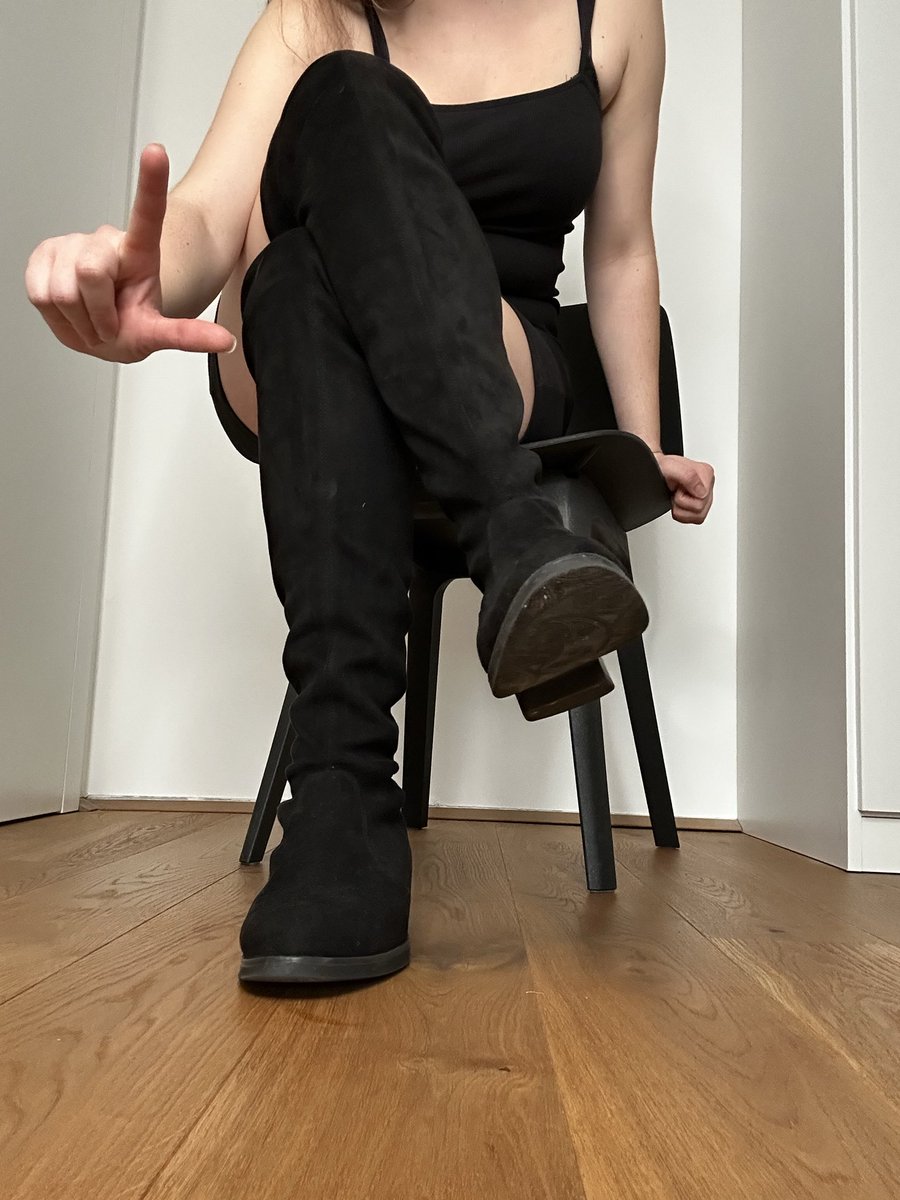 Rt-Game! 🔂

Was soll ich sagen… <a href="/Sub1976Sebi/">Sebi</a> hat’s wohl heute äußerst nötig. <a href="/MissLouLemon17/">Miss Lou Lemon | 21.3.🥂</a> hat ihm erlaubt von mir auch noch mal gemolken zu werden. Gebt alles 🔥

1/1/1 10 min (bis 22:32)