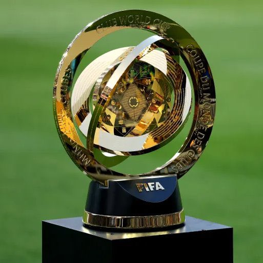 Foottimeid's tweet image. 🚨 𝗕𝗥𝗘𝗔𝗞𝗜𝗡𝗚 : Piala Dunia Antarklub akan diperluas dari 32 menjadi 48 tim untuk edisi berikutnya. 🌍

Perubahan ini dilaporkan terjadi di tengah tekanan dari klub-klub besar Eropa yang gagal mendapatkan kesempatan sebelumnya, termasuk Barcelona dan Manchester United. 👀