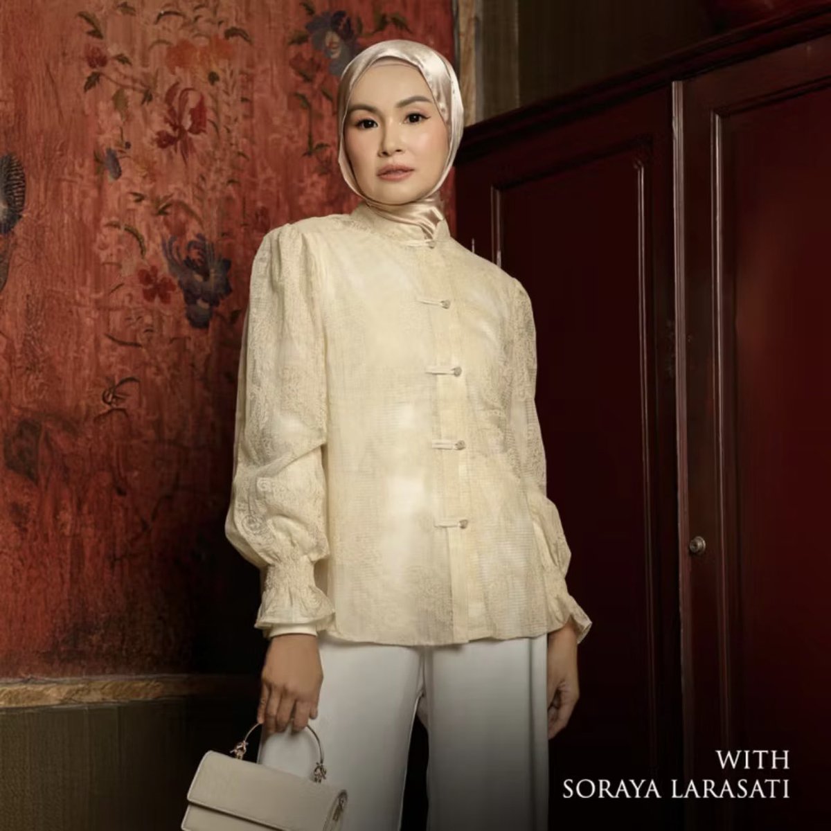 baru tau Ka Zaskia Mecca punya moslem fashion brand dengan harga yg SUPER AFFORDABLE dan CANTIK banget modelnya😍✨

banyak pilihan untuk couple keluarga juga loh!