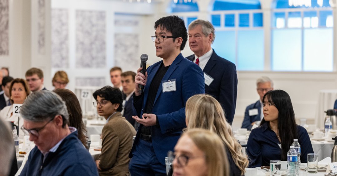 Economic Club of MN tweet media