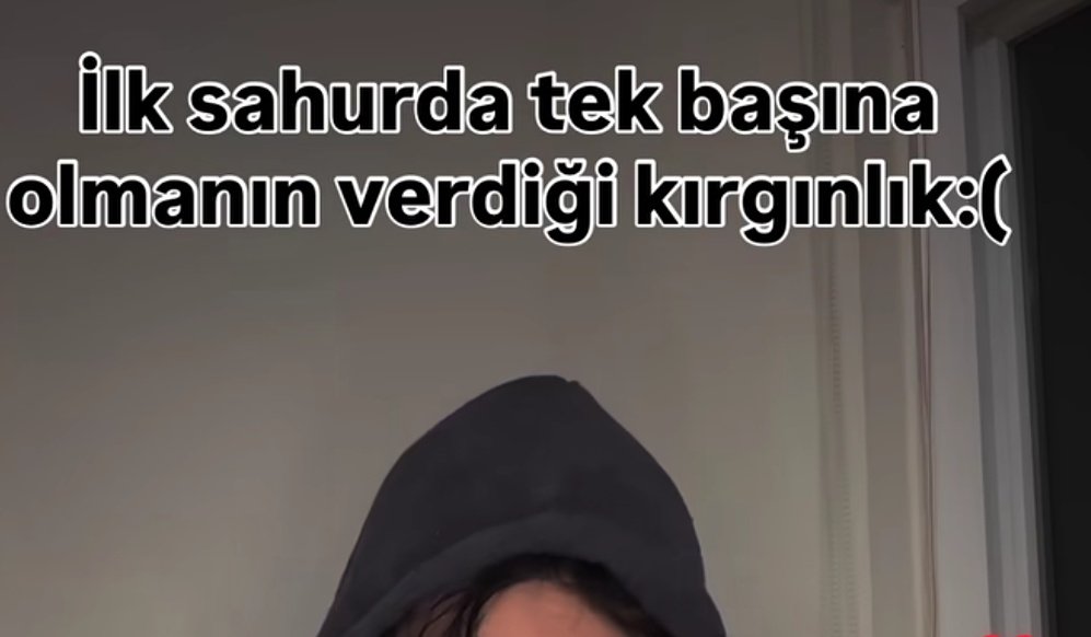Sanki üzen yakan yıkan terk eden kandıran bizmişiz gibi bi biz o gün bugündür yalnızız ama onlar onun bunun artığını başına tac edip koluna takıp 7 düvel ötede hayatına tam gaz devam edebiliyo ahım canının derinliklerine dermansız dert olsun yapışsın aha da bu da mübarek ramazan