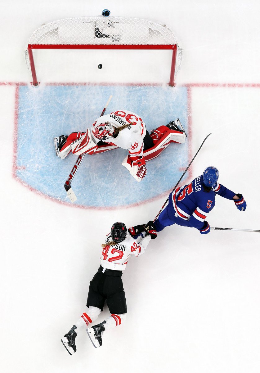 PenguinsJesus's tweet photo. Put it in the Louvre.  

The Golden Goal for Team USA. 🇺🇸🦅🏒 https://t.co/Lw7yHY3VF5