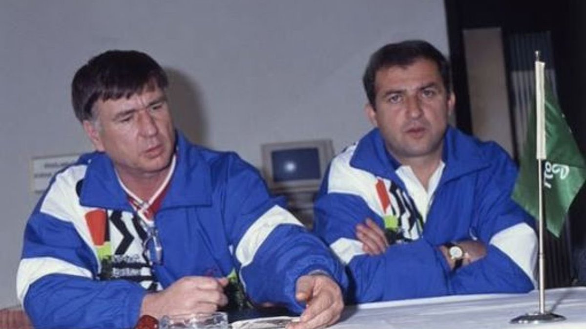 Sıradan orta Avrupa ülkelerinin vasat takımlarından 2-3 gol yediğimizde haberlerde, gazetelerde “yenildik ama ezilmedik” başlıklarının atıldığı o San Marino’vari dönemlerimizden bu günlere gelmemizin temellerini atan, Milli Takım’da Fatih Terim’in üzerinde de çok büyük emeği olan