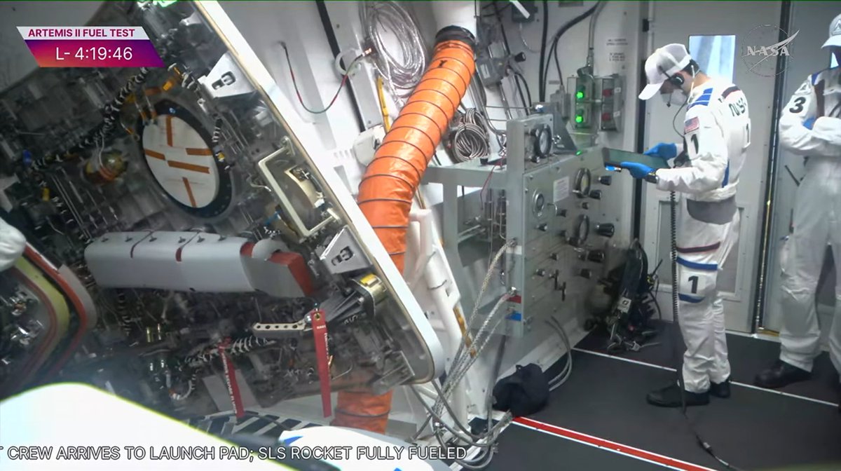 DutchSpace tweet media