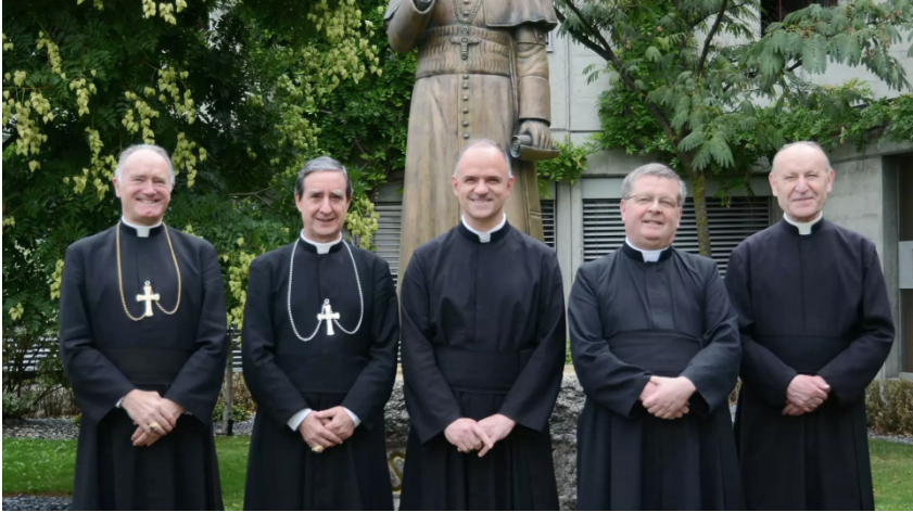 Si alguien que ha leído el pronunciamiento de la FSSPX a modo de carta a Tucho Fernández sigue insistiendo en que son luteranos, cismáticos, soberbios, etc. realmente es muy poco ecuánime o habla por conveniencia o mala fe. Una cosa es disentir con la decisión, otra es atribuirle
