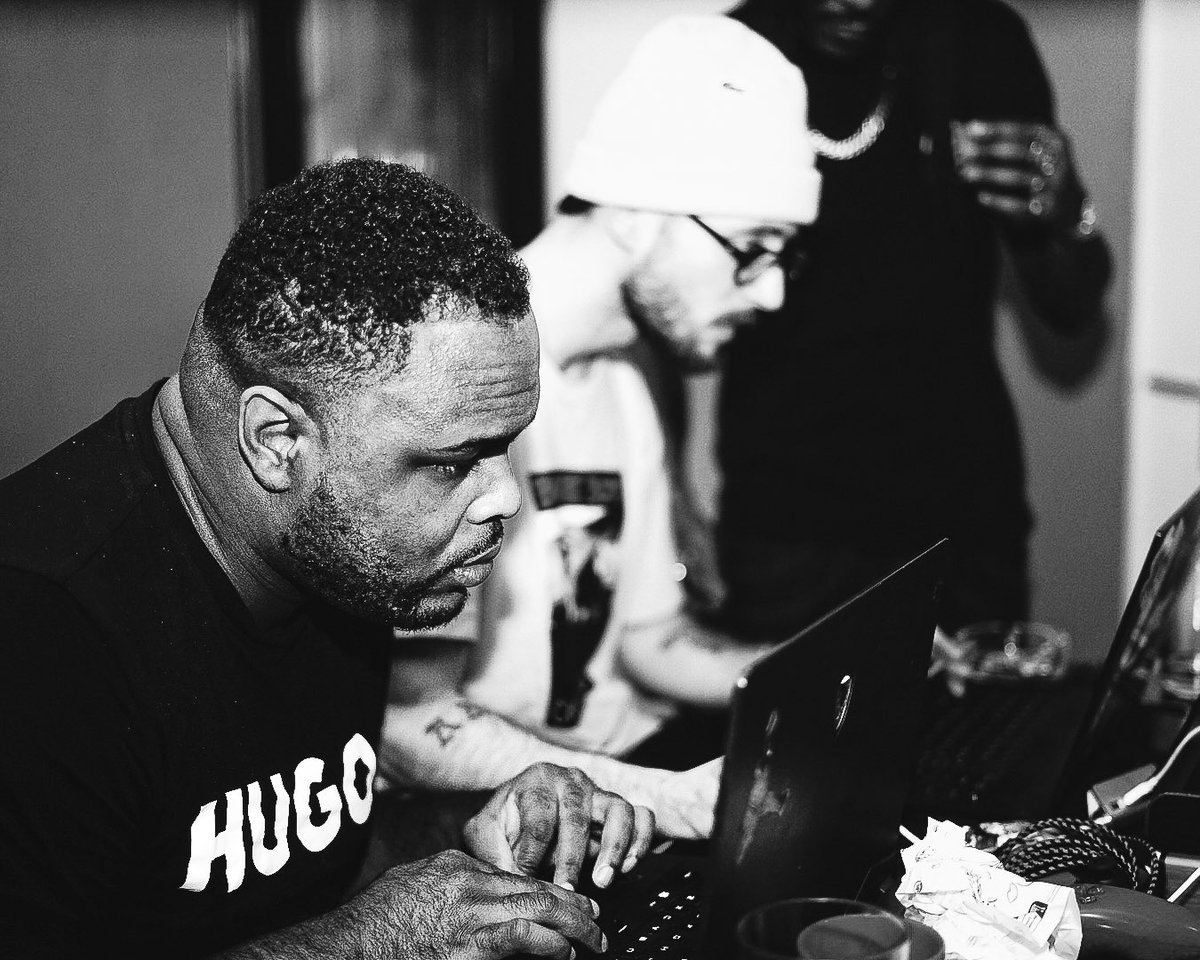 ZUM1 | Ⓚⓔⓨⓦⓐⓝ Ⓑ⒠⒜ⓣⓩ tweet media