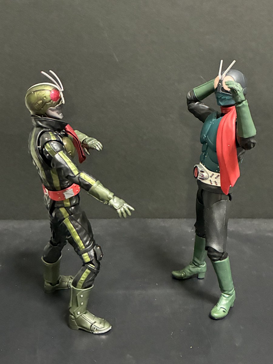 仮面ライダー 一文字隼人「待たせたな、本ご…う？」 本郷猛「一文字…だ