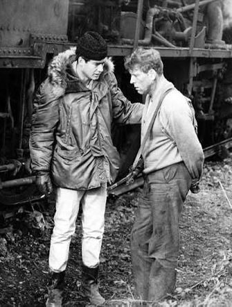 BajoSanta's tweet photo. Tal día como hoy, nació #JohnFrankenheimer, director de esta obra maestra monumental que además me trae muchos recuerdos. #ElTren https://t.co/X8fhRzysSy