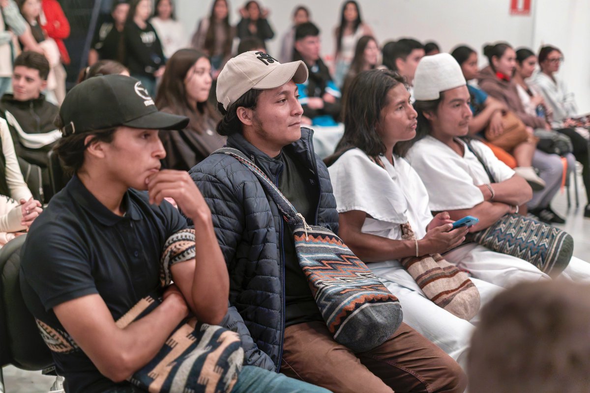 Primer día. Nuevas metas. Nuevas historias. 🚀🎓✨

Así iniciaron su camino nuestros estudiantes de primer semestre, con la bienvenida del rector y el compromiso de crecer académica y personalmente en la #IESCINOC 💙🧡