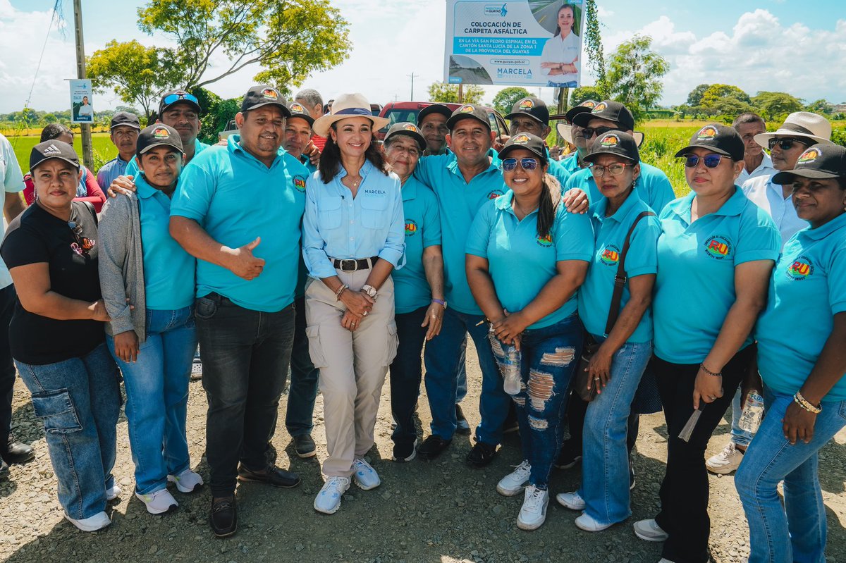 🚧 Nuestra gestión en obras para Santa Lucía no se detiene 💪🏻

La prefecta <a href="/marcelaguinaga/">Marcela Aguiñaga</a> entregó este jueves la vía San Pedro-Espinal, completamente asfaltada, con una intervención de 7,57 kilómetros y una inversión total de  $1,1 millones.

✅ Más de 20.000 habitantes ahora