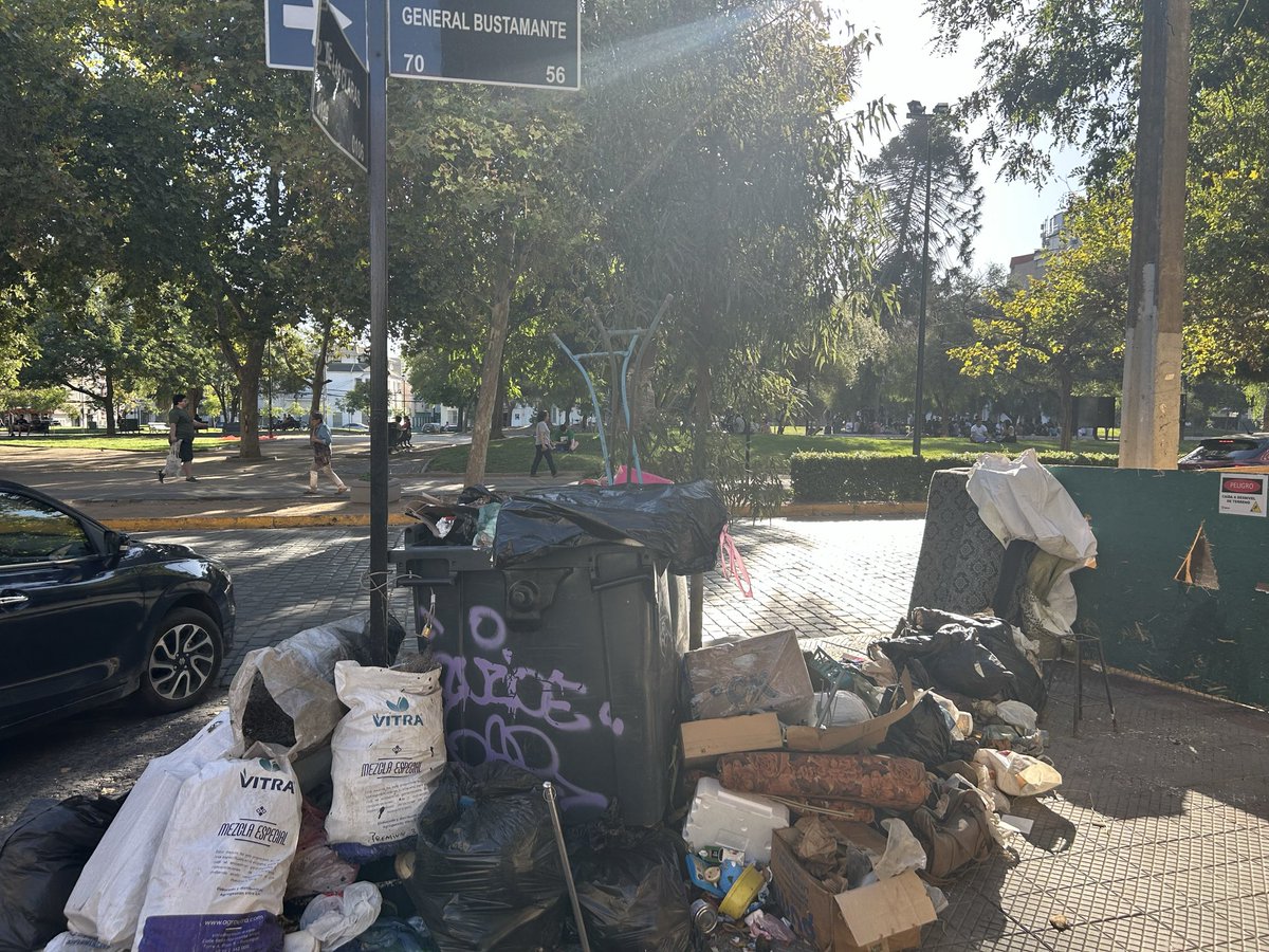 rocameza's tweet photo. Nunca en el tiempo que vivo en este barrio ha estado tan sucio…. Qué pasa con la recolección
@Muni_provi ?? https://t.co/QqtdfhYqLE