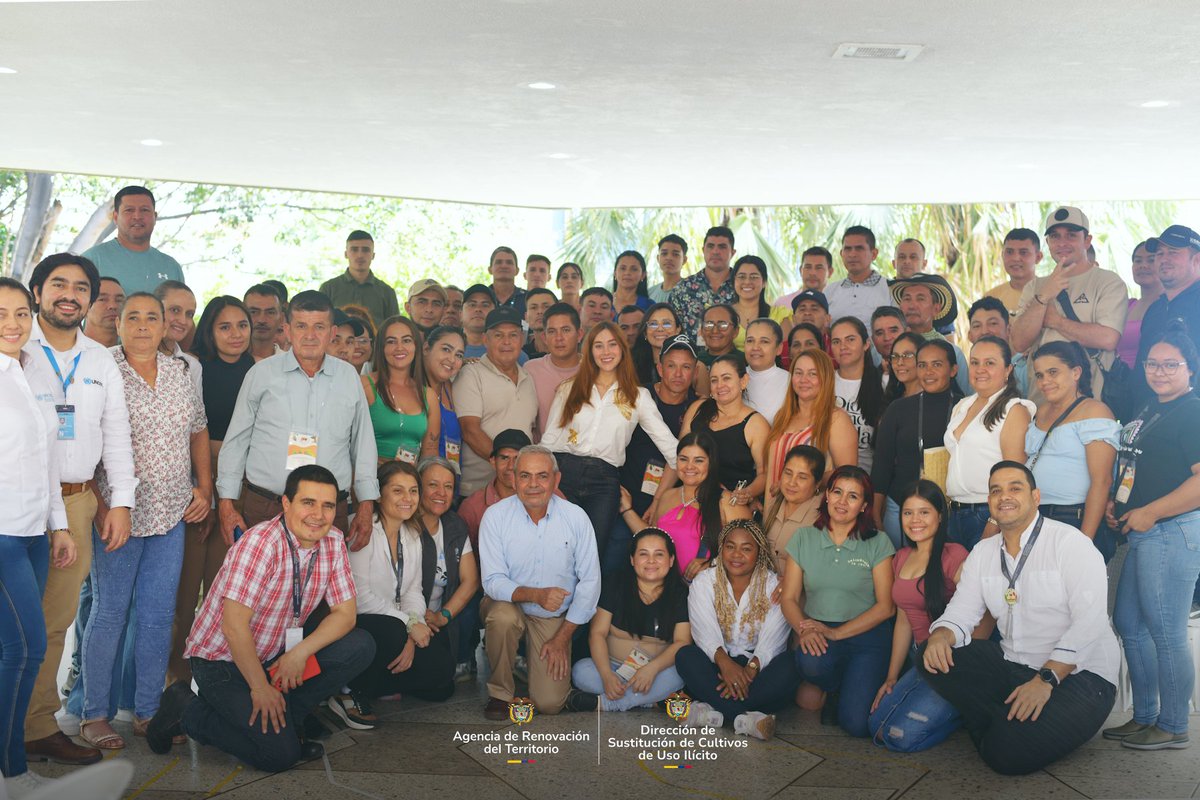 SoySustitucion's tweet photo. En el encuentro #RenHacemosCatatumbo se consolidaron acuerdos de comercialización, asociatividad y producción limpia para fortalecer la economía lícita del territorio.

Como dijo la directora de la DSCI:
💬 “Este programa es construido por ustedes mismos, por la gente del territorio que nos ha dicho paso a paso qué es lo que tenemos que hacer.” @GloriaMirandaE 

La paz se construye con hechos en el campo. 🌱
#ConDignidadCumplimos