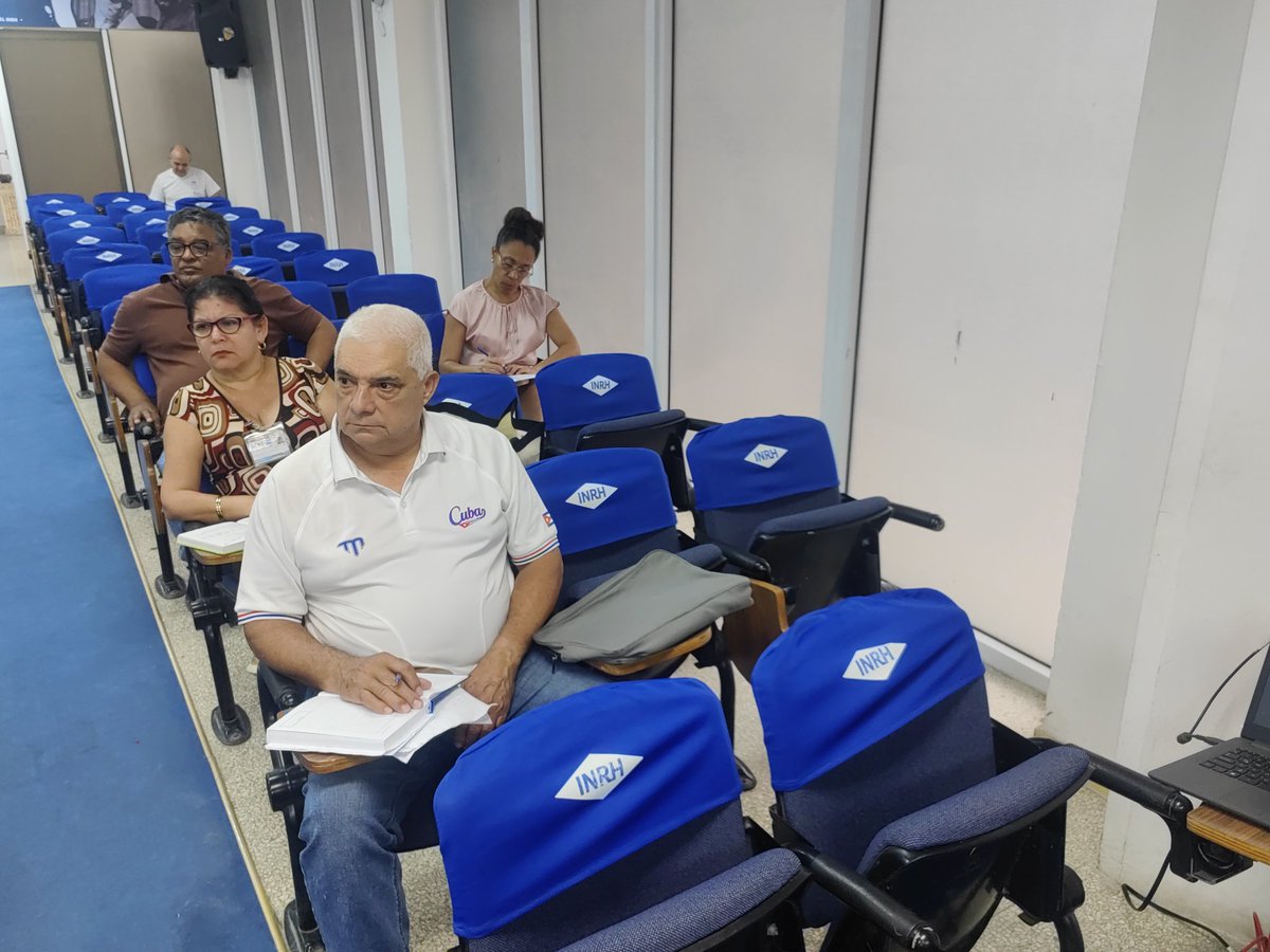 AntonioRdguezR's tweet photo. En el Consejo Técnico Asesor del #INRH, se evalúa la Adecuación de la gestión operativa de la información hidrológica durante el período de desabastecimiento agudo de Combustible #UnidosXCuba #INRHCuba https://t.co/hqzCtl1cOJ