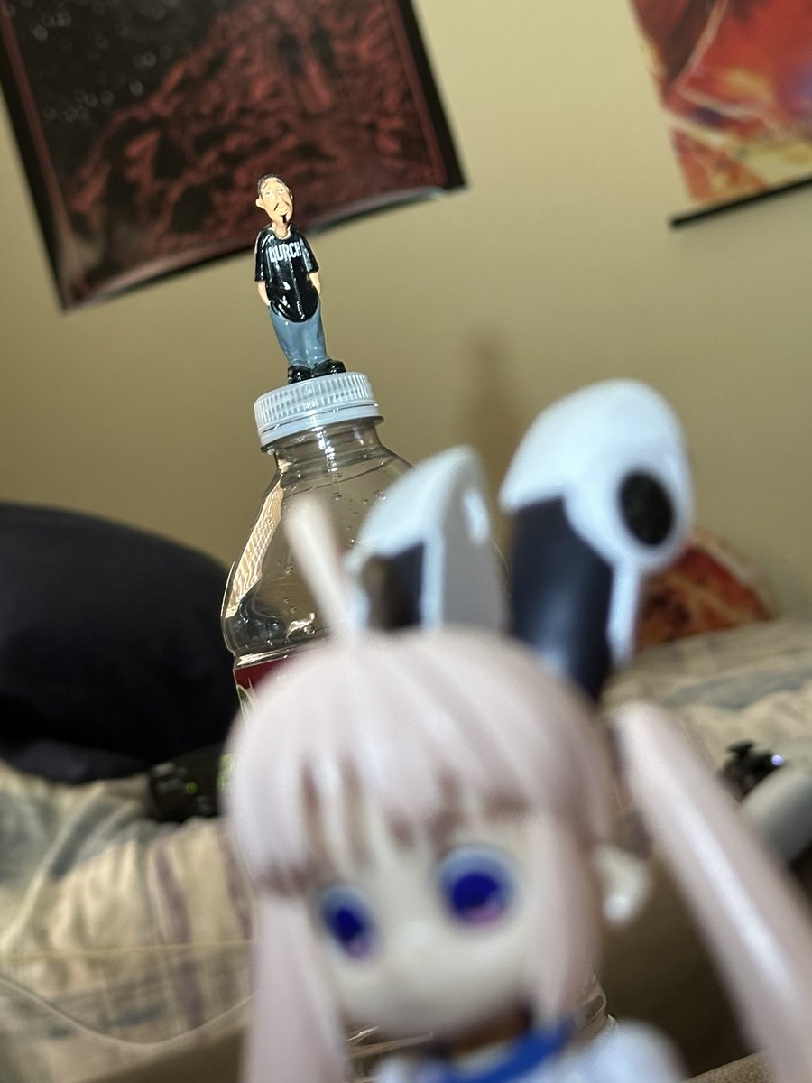 kakjort's tweet photo. That was close, wait… WHO’S THAT!? https://t.co/g6PnAA1JBe