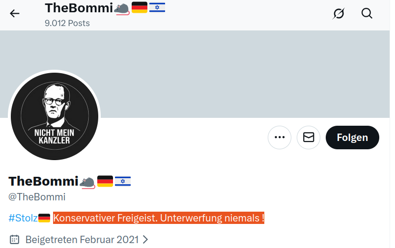 personenprofil's tweet image. Lieber @TheBommi DAS ist bemerkenswert: Sie wollen  "#Freigeist" sein + sich "niemals" unterwerfen -- und gleichzeitig betteln Sie in jedem zweiten Ihrer Beiträge um Einlass ins #Rektum irgendeines #MöchtegernDiktators?!

Je kleiner das Würstchen, desto dümmer sein Geschrei!