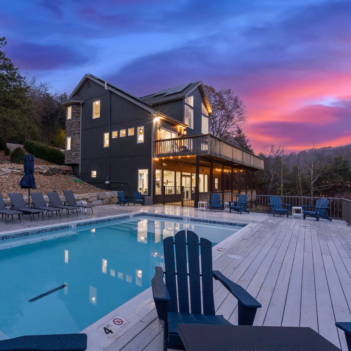 VanKirkCove's tweet photo. Van Kirk Cove offers a perfect retreat for nature enthusiasts, boasting stunning lake views, breathtaking sunrises &amp; an array of wildlife. It's an outdoor experience that connects visitors with the beauty of the natural world.  Book your stay today!   https://t.co/lYZsG9FFWP https://t.co/5ZscndXXl1