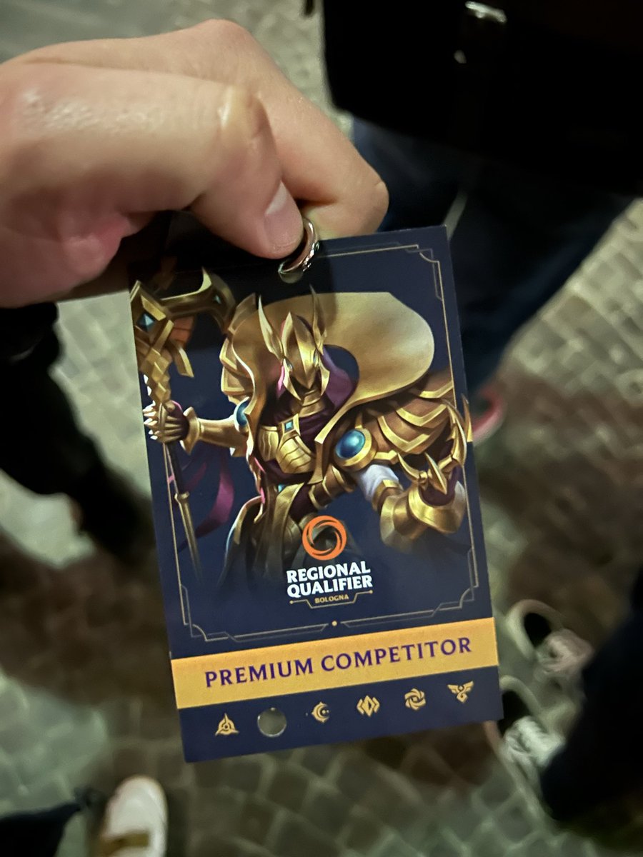 AZK AdyX01 tweet media