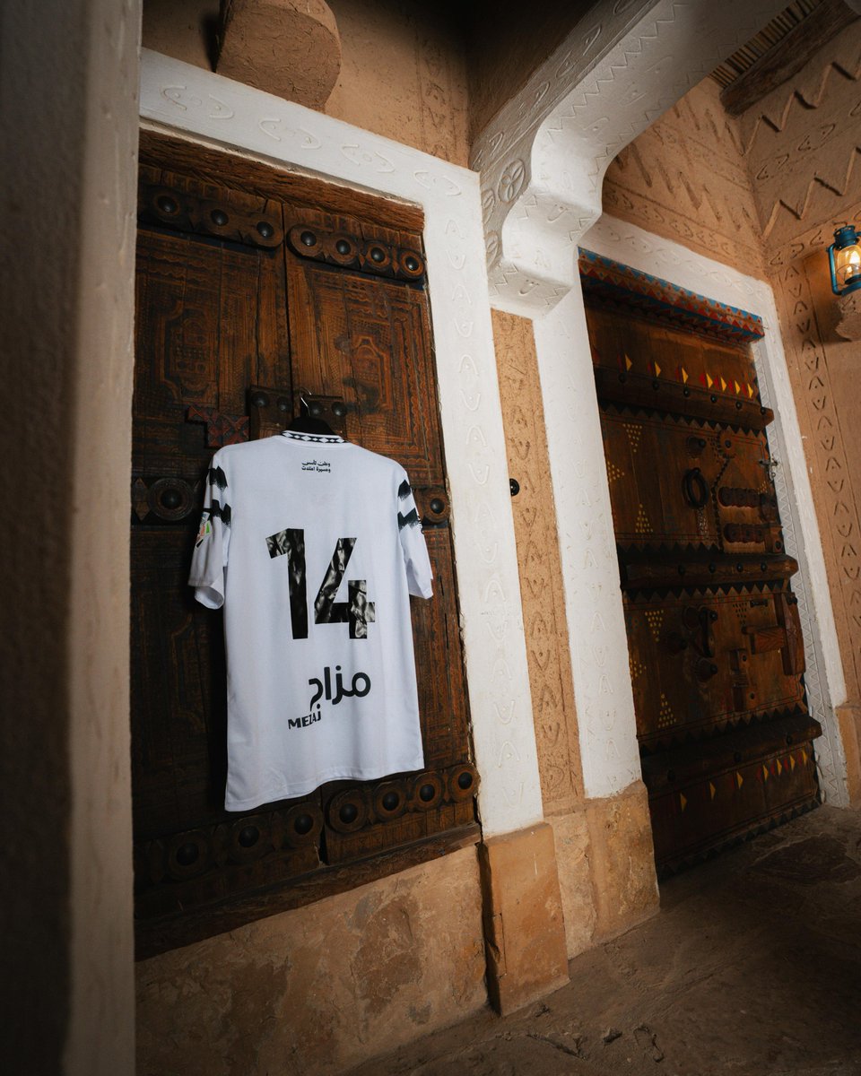 AlShababSaudiFC's tweet photo. من يوم بدينا والمجد بيدينا 🤍
قميص #يوم_التأسيس لـ #كبير_العاصمة وصل 🦁

🔗 | https://t.co/zLYPpUXtWc

#يلا_شباب | #العز_فينا_ومنّا https://t.co/rEHzwNXYXd