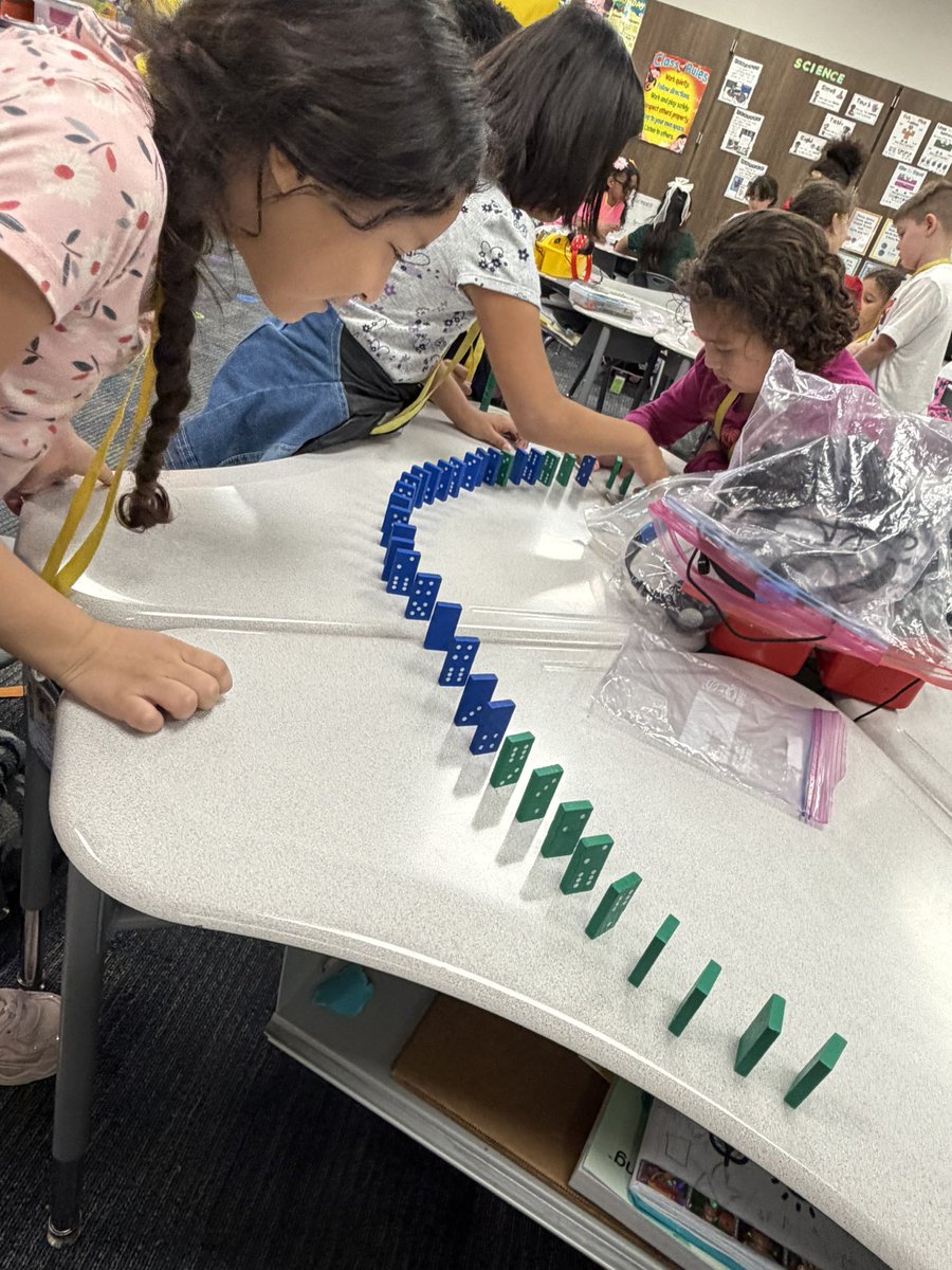 Mrs. Enis tweet media