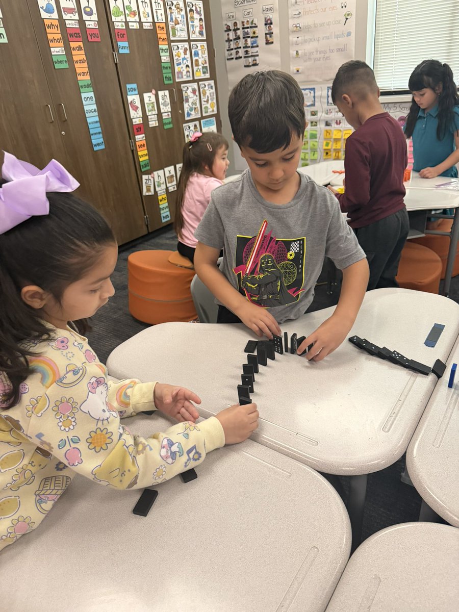 Mrs. Enis tweet media