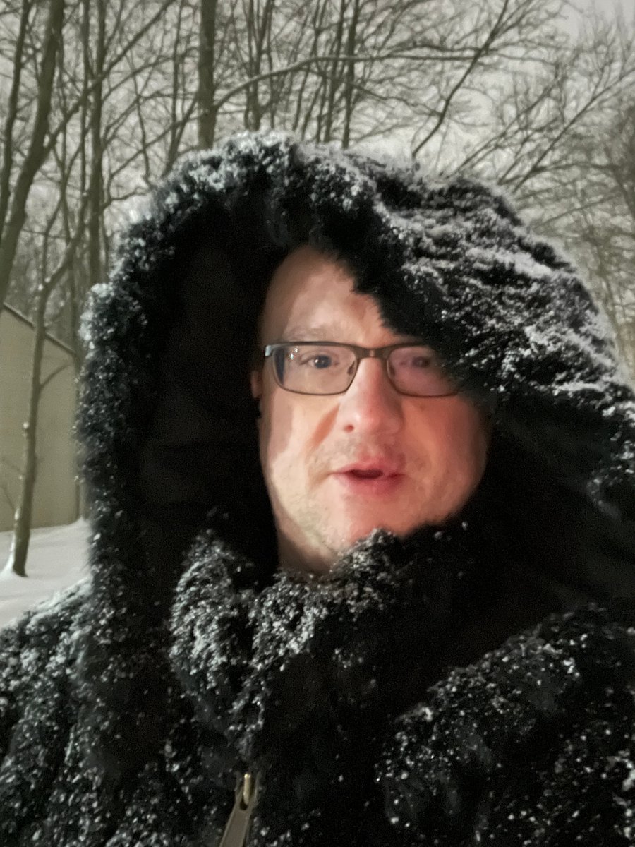 dumbass45601's tweet photo. Well unfortunately it looks like winter is over in Midwest America. We at least had one big snow where I could have a late night walk in fur. #furcoat #meninfur https://t.co/SSW2sH2mxk