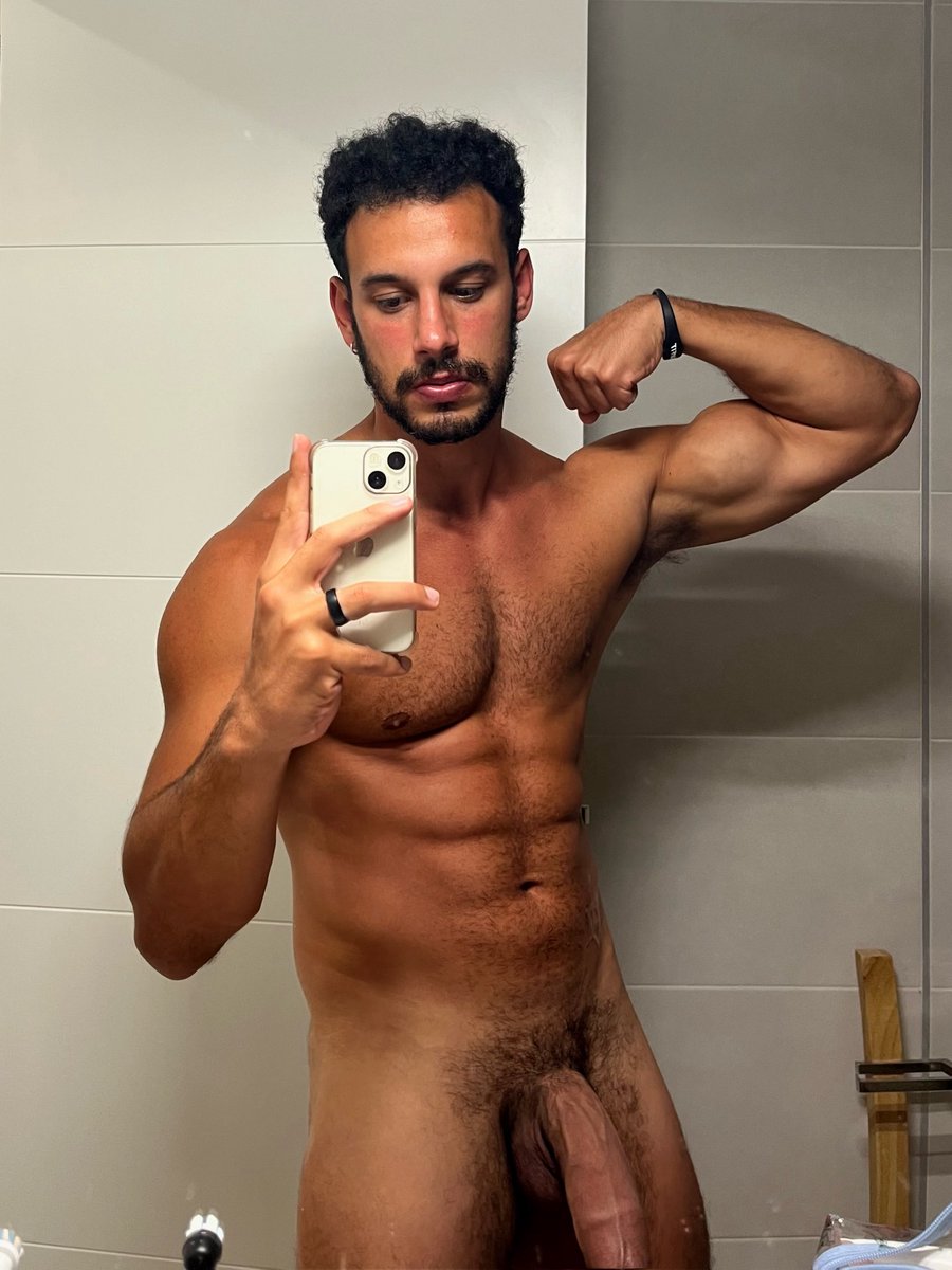 JOHNNYRICHS's tweet photo. Could you handle me? https://t.co/wZatLswlWR