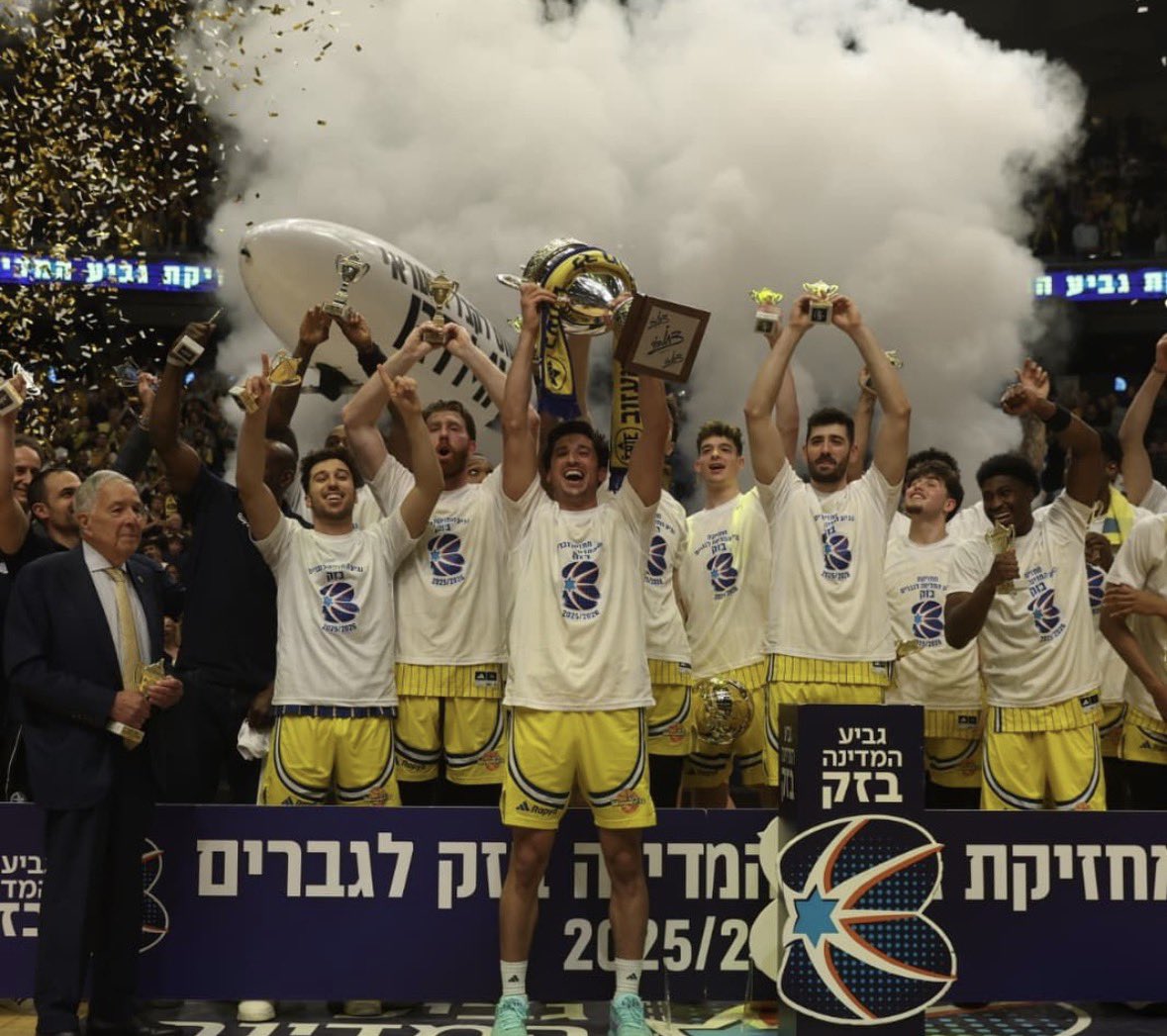 נכנס לשחורה שאני נזכר שהמשמעות של אפטר זה שחוזרים למחרת לבסיס 
אבל לקחתי מתכת היום אז שום דבר לא מעניין חוץ מזה