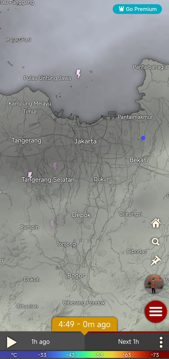 Buat temen² yang hari ini aktivitas keluar rumah, khususnya di area JABODETABEK, siapin jas hujan dan payung yaa. Pagi ini kemungkinan hujan nya awet dan merata di seluruh daerah. Stay safe all! ✨🙏🏻

sc: Windy Apps (<a href="/Windycom/">Windy.com</a>)