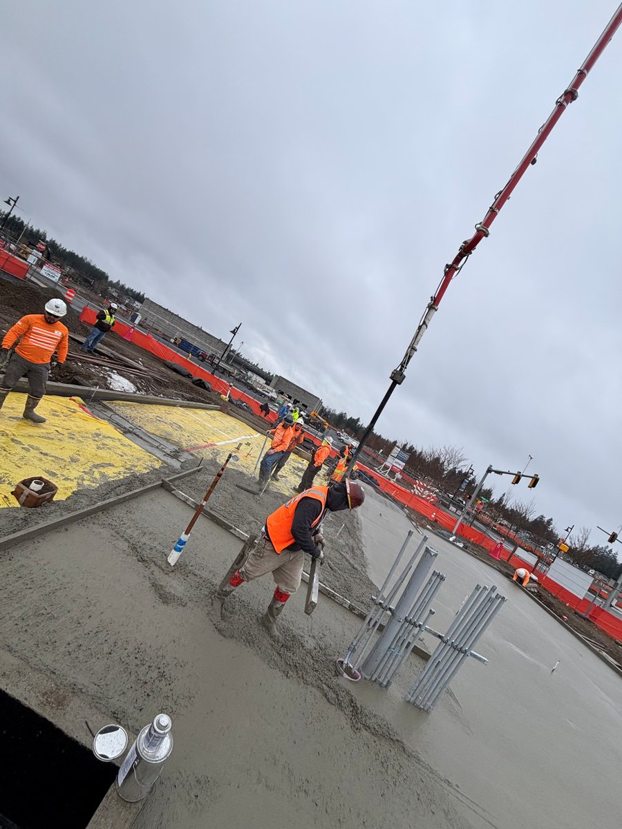 New bank branch construction in the 10 Trails neighborhood of Black Diamond, WA.
#concrete
