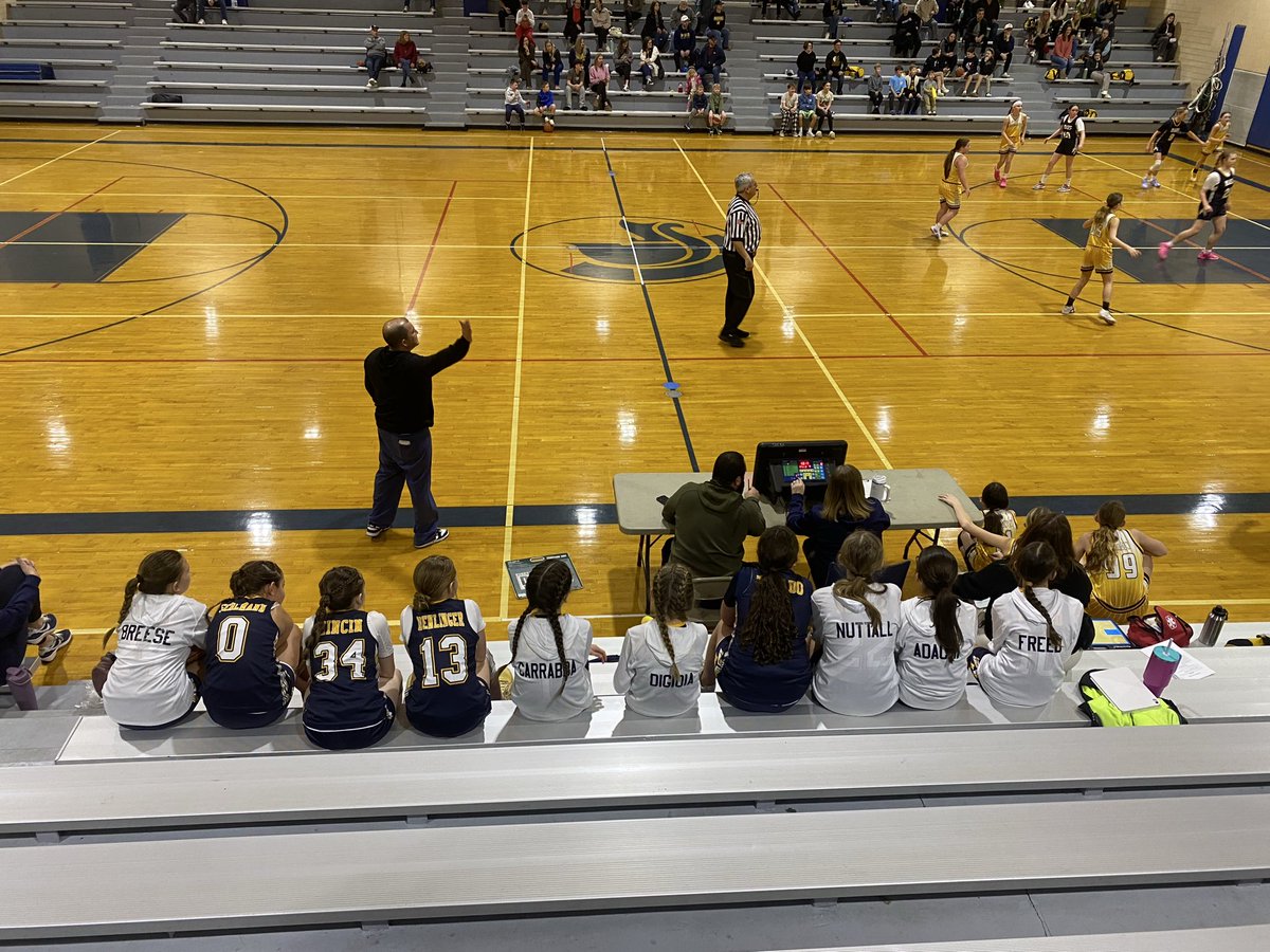 MGYBA_Hoops's tweet photo. 5th Grade Gold goes 2-0 at the Shaler Winter Jam πͺπ₯
6th Grade Blue came to cheer them on, and 5th Grade stayed to return the support. One Mars. One family. ππ
Thanks to Mr. C for coming out to watch both teams!
#MGYBA #MarsProud #GirlsBasketball #YouthHoops #WinterJam ππ https://t.co/MTZNuB308C
