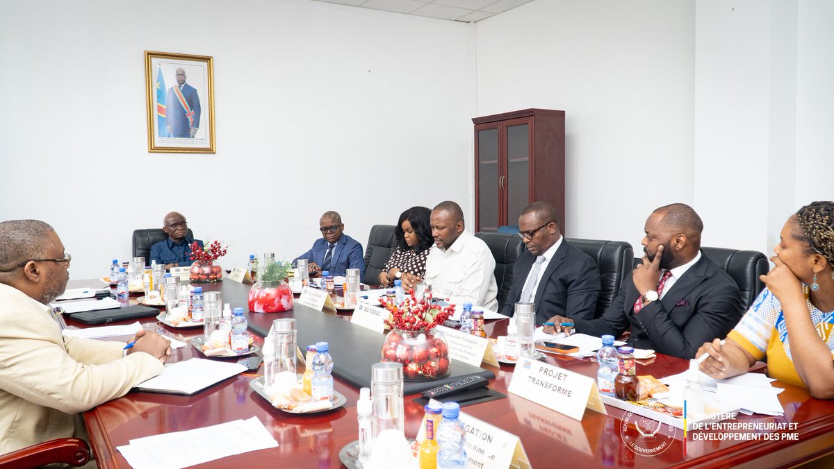 OnurIlunga's tweet photo. Financement des PME en RDC :  Le ministre @JustinKALUMBA engage une réforme du financement des PME. Face aux limites du crédit bancaire, le gouvernement mise sur le crowdfunding et les business angels, avec un projet pilote et un futur cadre légal adapté. https://t.co/HWmehhc3pM