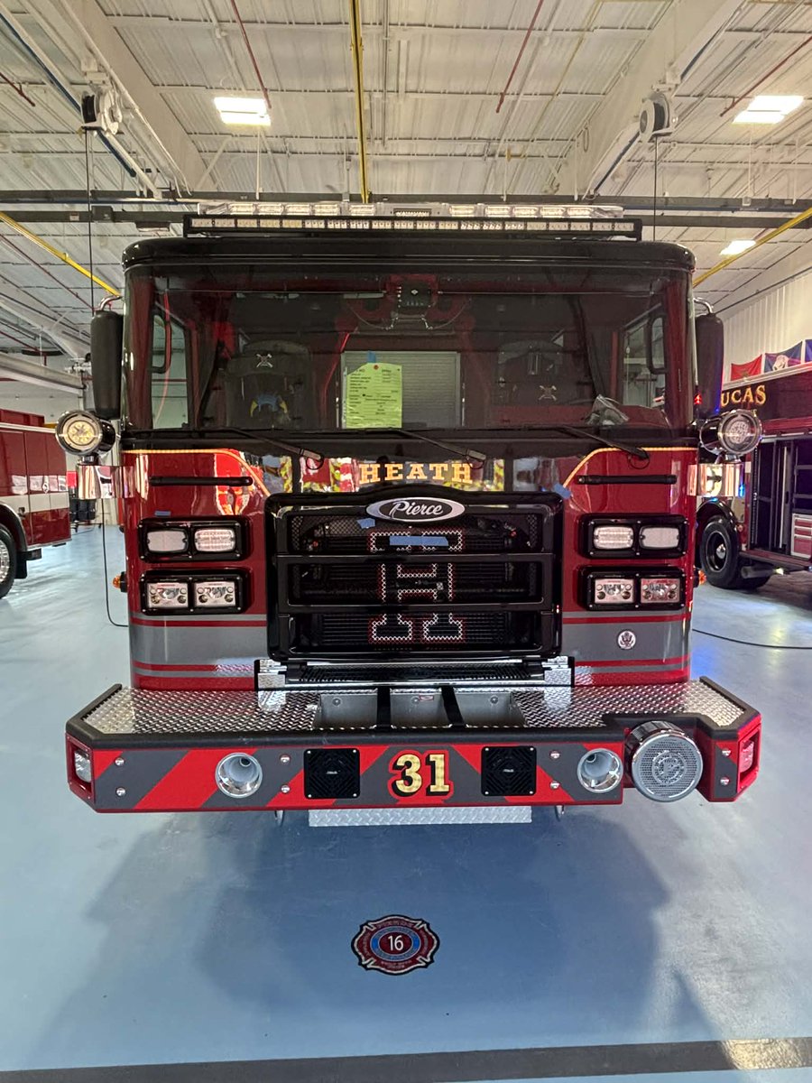SiddonsMartin's tweet photo. Exciting times for Heath, TX firefighters as they inspect their brand-new #PierceEnforcer Pumper, perfectly paired with their new Pierce Aerial! Huge thanks to Heath FD for placing your trust in Pierce Mfg and Siddons-Martin to build your new frontline engine! 🚒 https://t.co/ZQXc37ICNx