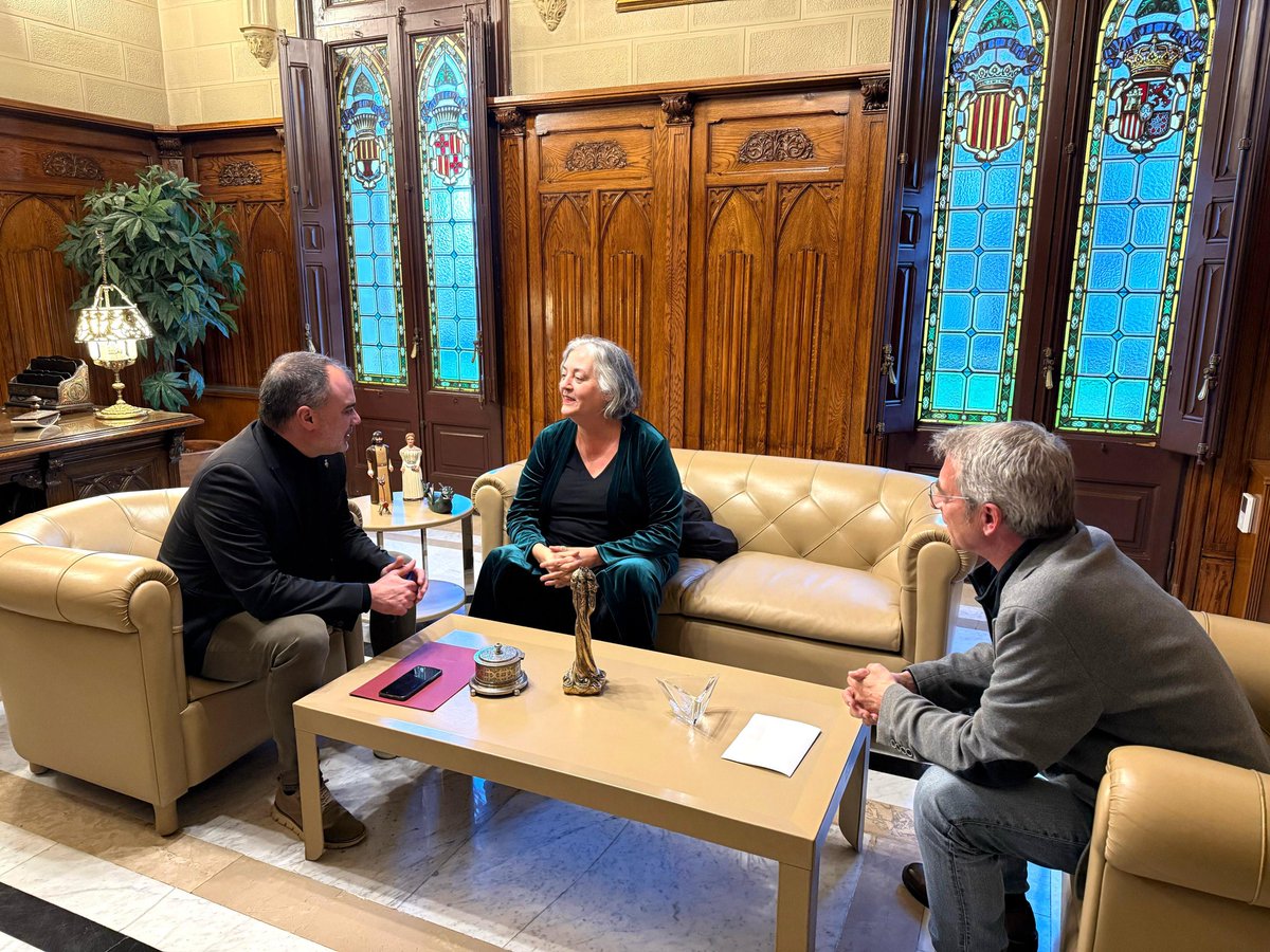 🎬 Hem rebut una de les grans figures del cinema del nostre país: la Mercè Paloma.

🏆 Guardonada amb el Premi Gaudí 2026 a millor vestuari per la pel·lícula Frontera.

✨ La seva feina ha vestit històries que formen part de la memòria del nostre cinema i del nostre teatre.