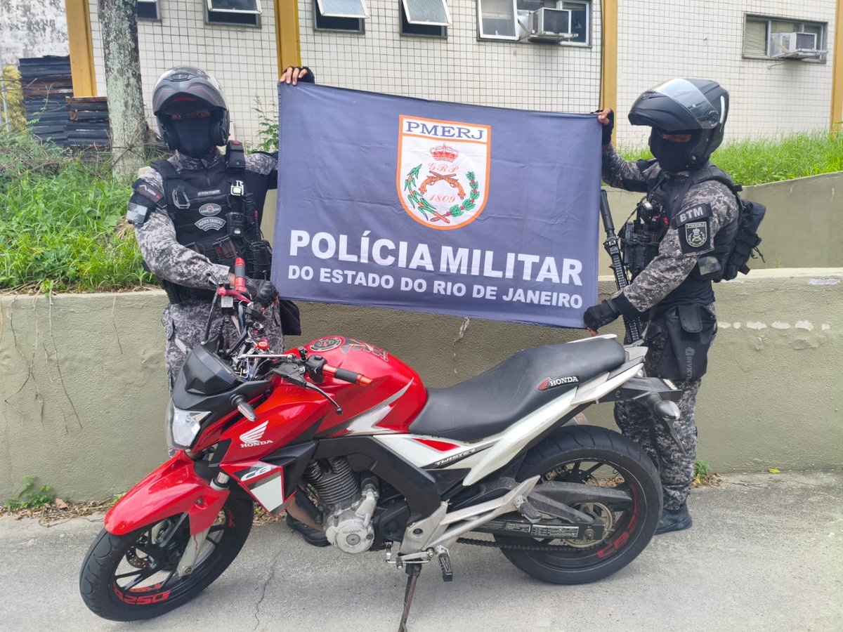 ⚡️ Motocicleta Apreendida em Irajá!

Equipes do #BTM, durante #motopatrulhamento pela Av. Brasil, em Irajá, nesta quinta-feira (19/2), detiveram um indivíduo que conduzia uma motocicleta sem a placa de identificação.

Ocorrência encaminhada à delegacia da área.

#ServireProteger