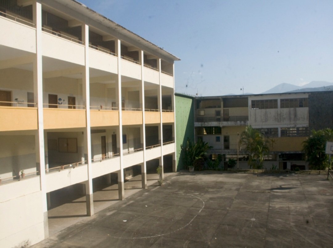 Solicitarán la rehabilitación integral de espacios ulandinos en #Trujillo
La petición será entregada a la Presidencia de la República para consolidar la recuperación integral de la Casa Carmona del #Nurr #ULA, informa el Dr. Carlos Baptista
prensanurrula.blogspot.com/2026/02/solici…
#UniVe