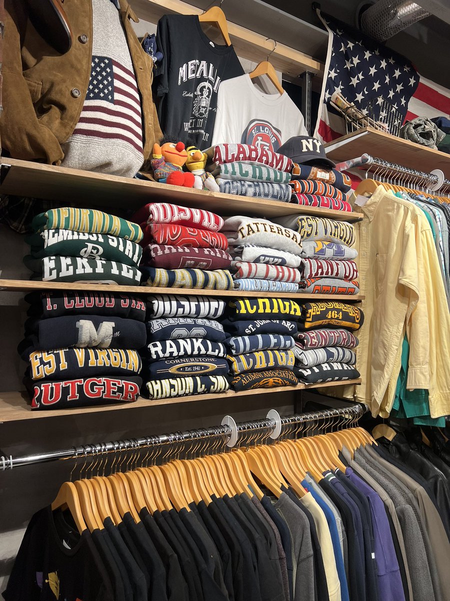rie_miyata's tweet photo. 昨夜は、古着屋JAMの「古着屋JAM VINTAGE&amp;SELECT 吉祥寺店」オープニングへ💖

関東初上陸となる大人層向けコーナー「JAM CLASSICS」も備えた空間です。

福嶋社長、早川千秋さん、惣田紗莉渚さんと🥰📸オープンおめでとうございます❣️

#古着屋JAM https://t.co/c3jMIvKizN