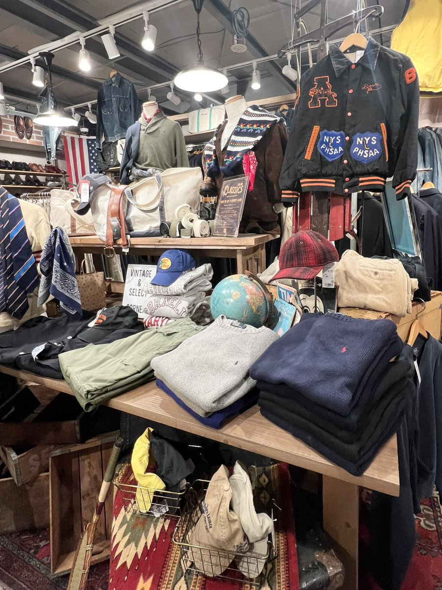 昨夜は、古着屋JAMの「古着屋JAM VINTAGE&amp;SELECT 吉祥寺店」オープニングへ💖

関東初上陸となる大人層向けコーナー「JAM CLASSICS」も備えた空間です。

福嶋社長、早川千秋さん、惣田紗莉渚さんと🥰📸オープンおめでとうございます❣️

#古着屋JAM