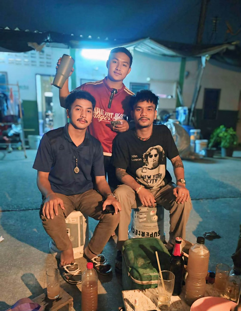 ..บักเซียง มันต๋ายแล้ว..🤣 tweet media