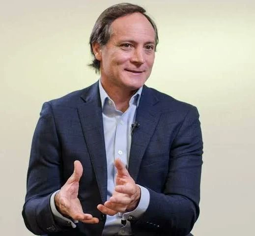 hernansartori's tweet photo. Carlos Mauricio Espínola, cuádruple medallista olímpico, senador nacional que votó a favor de esta reforma laboral esclavista.
Le hice varias entrevistas como especialista en deportes olímpicos.
Votó a favor de derogar el Estatuto del Periodista. 
Un fenómeno. Un agradecido. https://t.co/RfwLSIHTtt