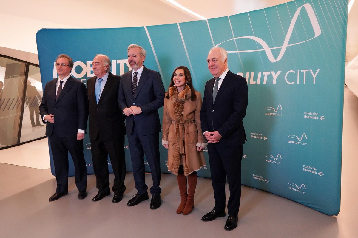 MartaFe24's tweet photo. En la celebración del tercer aniversario del Mobility City, un emblema de la ciudad, reconocido con un magnífico evento.
@FundIbercaja https://t.co/MHICf9h5BA