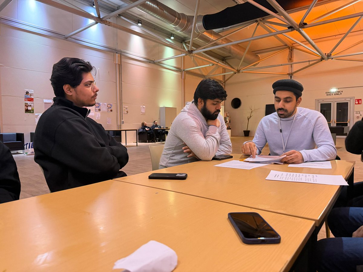 AlkmaarAMJO's tweet photo. Alhamdulillah! 🌙 Vandaag hield MKA Alkmaar een speciale Ijlas-e-Aam in Schagen Camp ter ere van Youm-e-Musleh Ma’ood. 📜✨
Na een inspirerende zitting over de vervulling van de profetie, hebben de Khuddam samen genoten van een gezamenlijke Iftar. #MKA_Alkmaar 
 @AhmadiJongeren https://t.co/ZRh49QIZpC