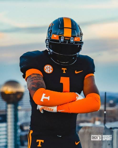 l'am beyond blessed to receive a D1 scholarship offer to play football at university of Tennessee Volunteers#GodsPlan🙏🏾💪🏾<a href="/milesrobinsonjr/">Miles Robinson Jr.</a> <a href="/RaySouthFB/">Raytown South High School Football</a> <a href="/CoachYancey/">Yancey MS, CSCS</a>